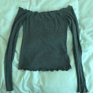 Lettuce edge off the shoulder top